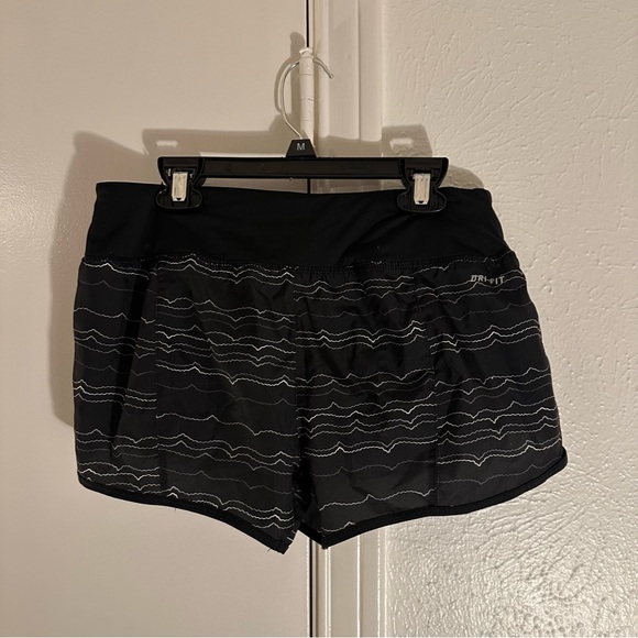 Dri Fit Nike Athletic Shorts Women Size Small - Picture 3 of 13